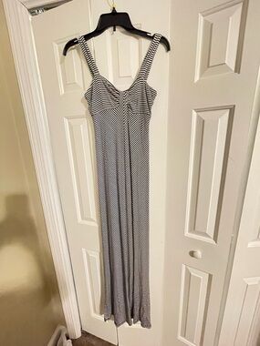Max Studio Black & White Striped Maxi Dress NWT